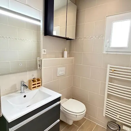 Charmante Maisonnette Avec Jardin Proche Bordeaux